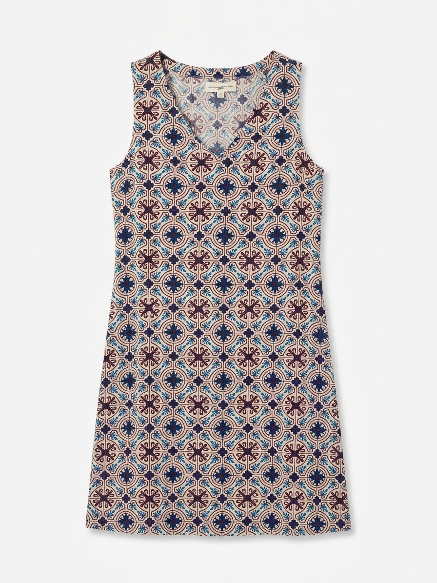 GOUBI: V-Neck Sleeveless Shift Dress